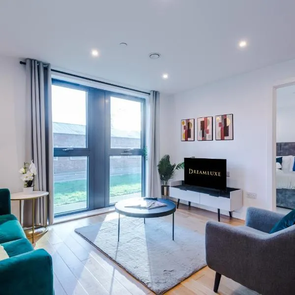 Sterling Suite - Modern 2 Bedroom Apartment in Birmingham City Centre - Perfect for Family, Business and Leisure Stays by Dreamluxe，位于伯明翰的酒店