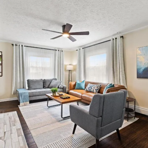 Charming Home in Speedway，位于印第安纳波利斯的酒店