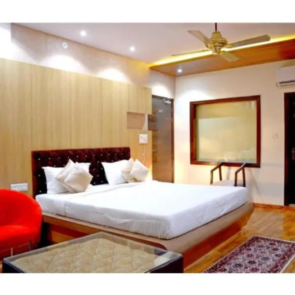 Amars Khajuraho Mansion, Khajuraho，位于Ghūra的酒店