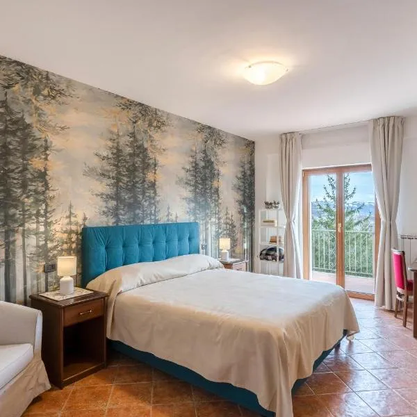 Hotel Rasinus，位于Rocca Cinquemiglia的酒店