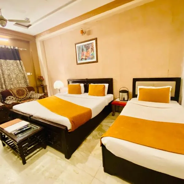 Hotel Meenakshi Udaipur - Family Preffered Hotel，位于Lakāwās的酒店