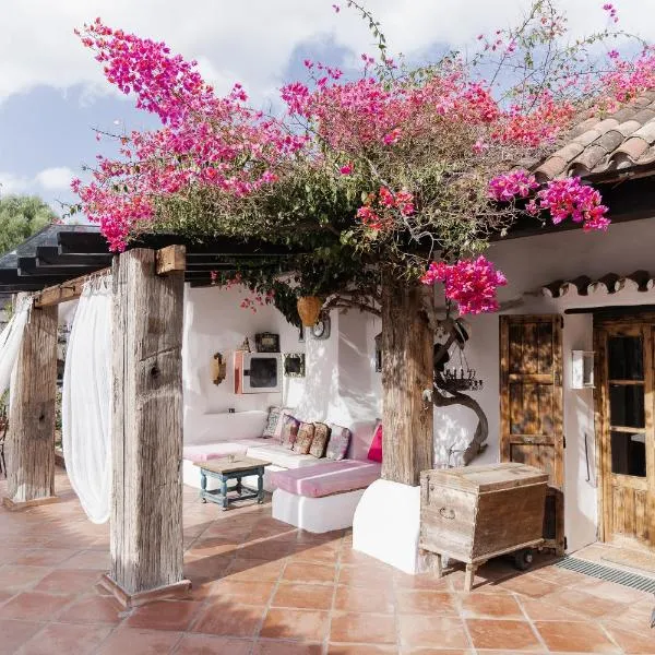 Boutique Hotel Rancho Los Lobos，位于San Pablo的酒店