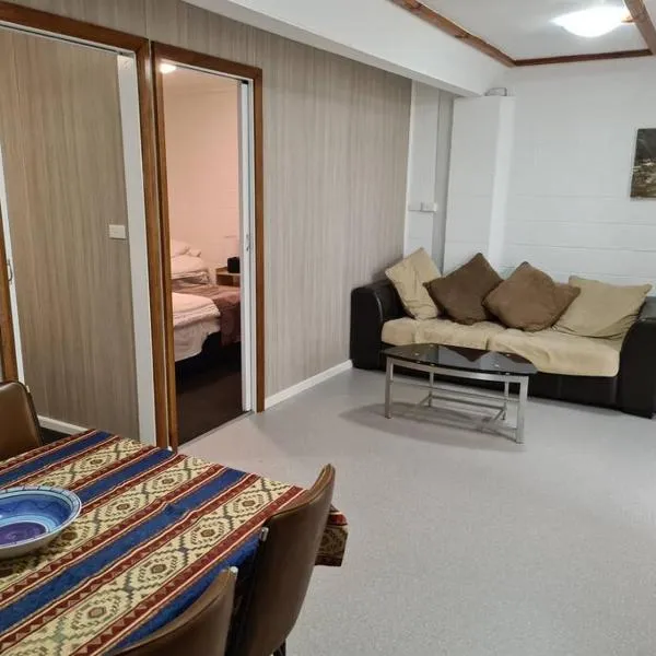 Orchard 2 Bedroom Apartment in Devonport，位于索雷尔港的酒店