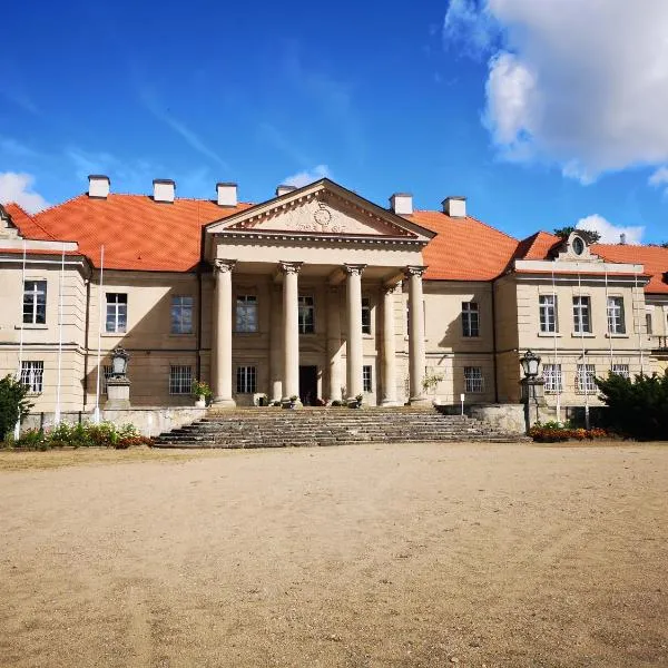 Palac Czerniejewo，位于Cielimowo的酒店