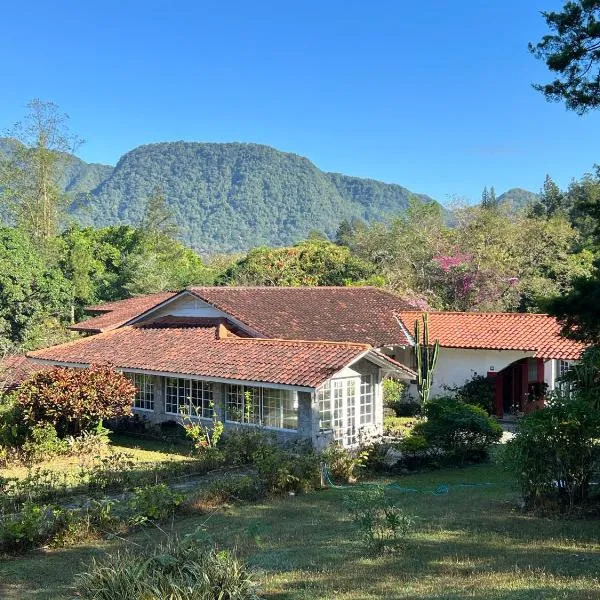 Casa Naturaleza，位于La Laguna de San Carlos的酒店