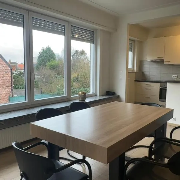 Spacious Apartment next to Port of Antwerp，位于安特卫普的酒店