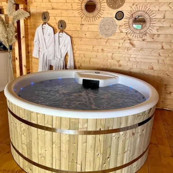 L'Enseigne -Location de 2 chalets privatifs avec Spa，位于Venizel的酒店