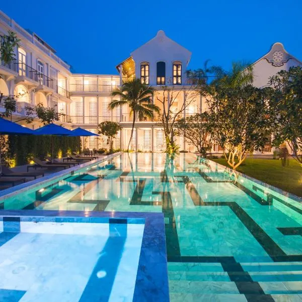 小娘惹酒店，位于普吉镇的酒店