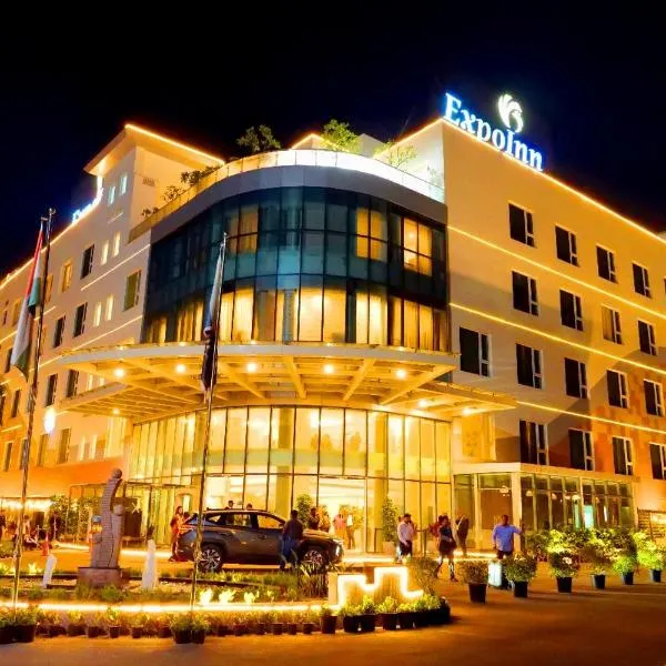 ExpoInn Suites and Convention，位于大诺伊达的酒店