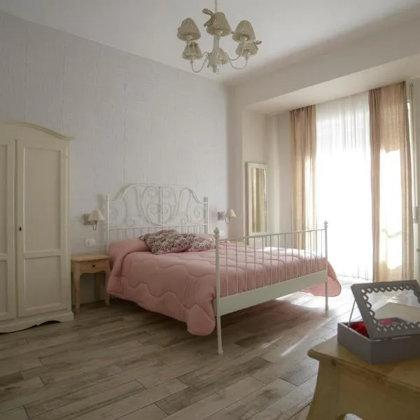 Romantica Salerno，位于萨莱诺的酒店