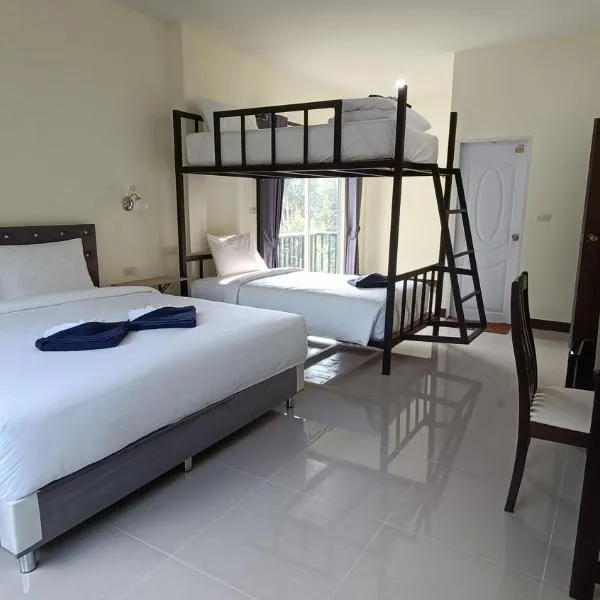 Khao Sok Family Room House，位于Ban Bang Khan的酒店