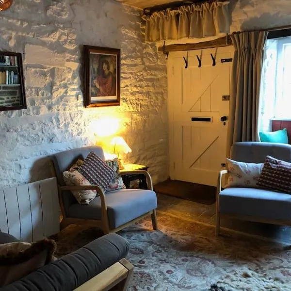 Lavender Cottage, 3 School Road, Clun, Shropshire，位于Bucknell的酒店