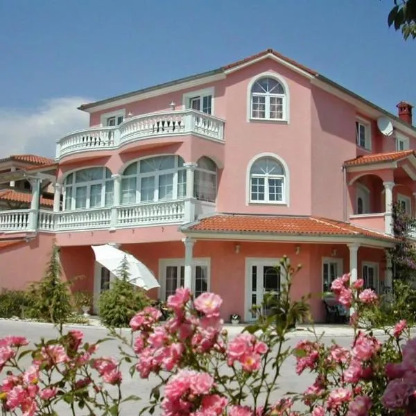 Hotel Villa Vera 2，位于Katarova Stancija的酒店