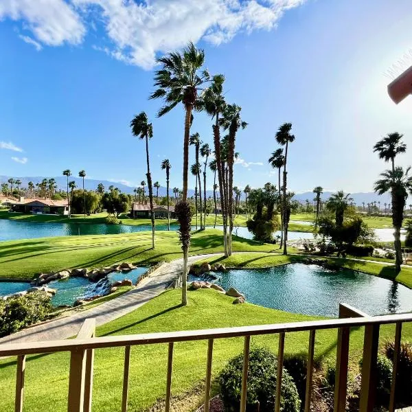 The View/Palm Desert Boutique Inn，位于棕榈荒漠的酒店