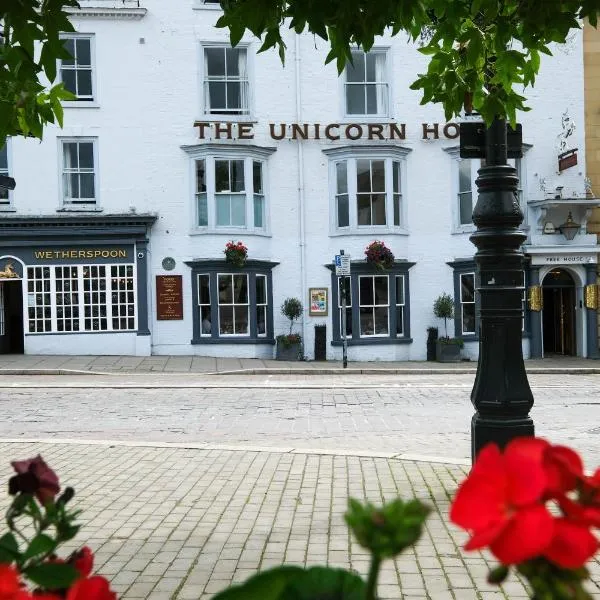 The Unicorn Hotel Wetherspoon，位于West Tanfield的酒店