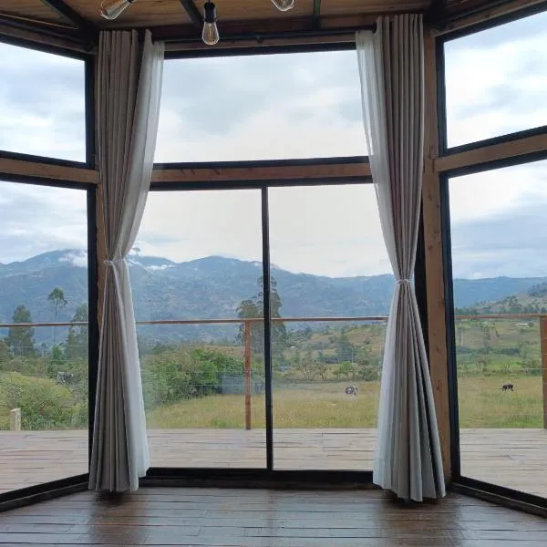 Glamping Caelum. Refugio al aire libre, en Macheta Cundinamarca，位于La Capilla的酒店