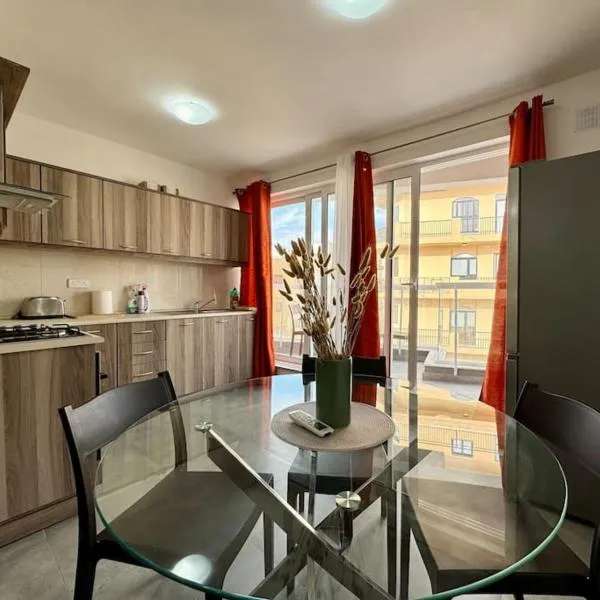 MIVE-Delux Three Bedroom Apartment in Marsaskala，位于马尔萨斯卡拉的酒店