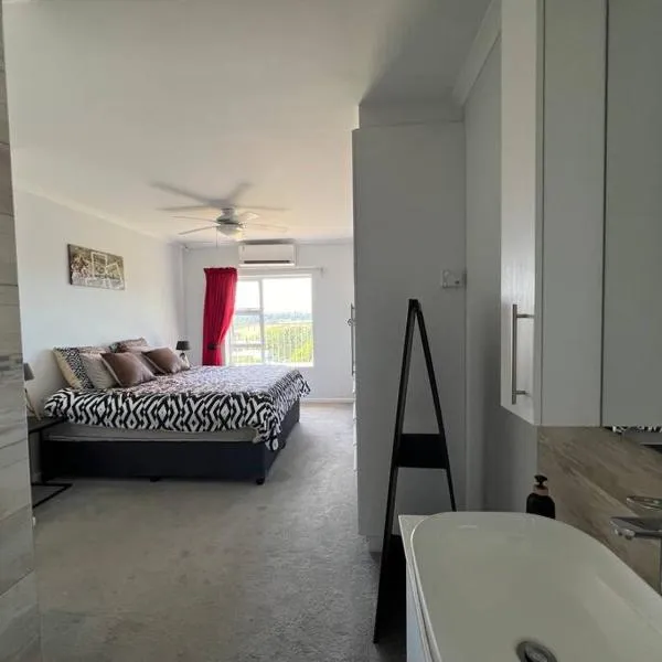 Beautiful suite Game Park view，位于Gqeberha的酒店