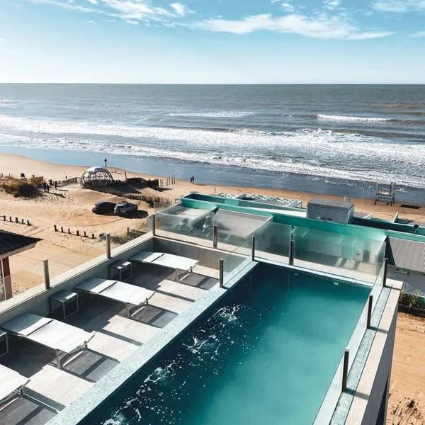 皮纳马尔海滩度假酒店，位于皮纳马尔的酒店
