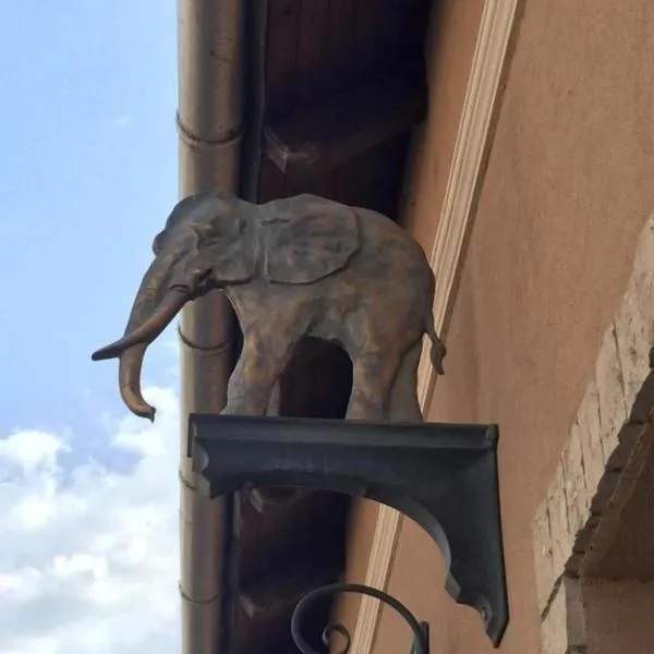 Arany Elefánt szálláshely，位于艾斯特根的酒店