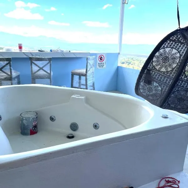 Cabaña2 Mirador Jacuzzi，位于Sarchí的酒店