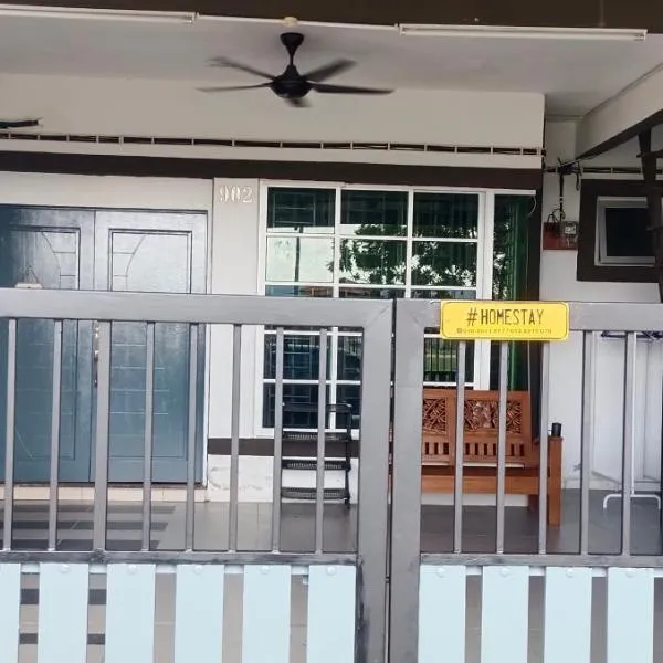 HOMESTAY D'TEPIAN CASA, BANDAR SERI IMPIAN KLUANG，位于居銮的酒店