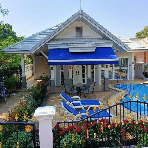 Beautiful Villa with private pool in Cha-Am，位于Ban Sahakham的酒店