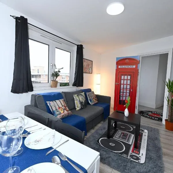 SUPERB 4 BEDROOM FLAT in THE HEART OF CAMDEN TOWN，位于伦敦的酒店