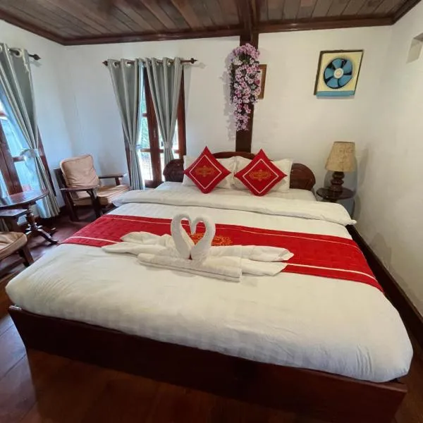 Luang Prabang - Villa Ouis Namkhan Riverside 2，位于Ban Xianglôm的酒店