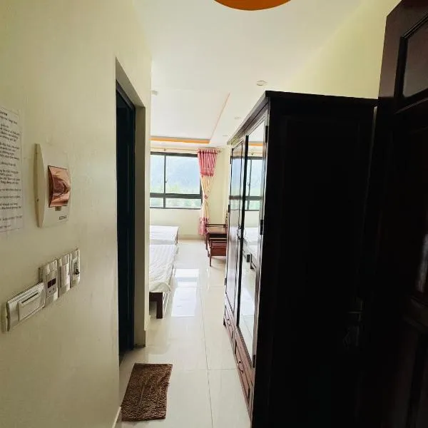 KHÁCH SẠN NHÀ HÀNG SO OANH，位于Trùng Khánh的酒店