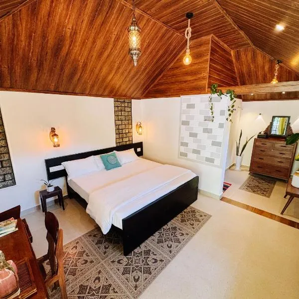 Calm Shack - 2 Bedroom-Boutique Farm Stay，位于蒙纳的酒店