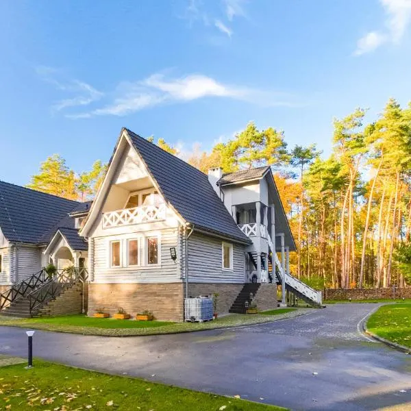modrakvillapark，位于Parłowo的酒店