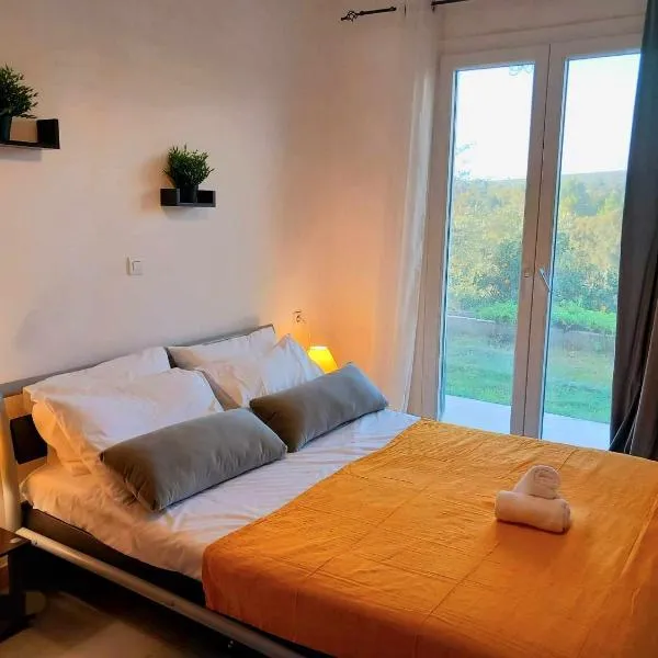 4T apartments，位于阿尔戈斯托利翁的酒店