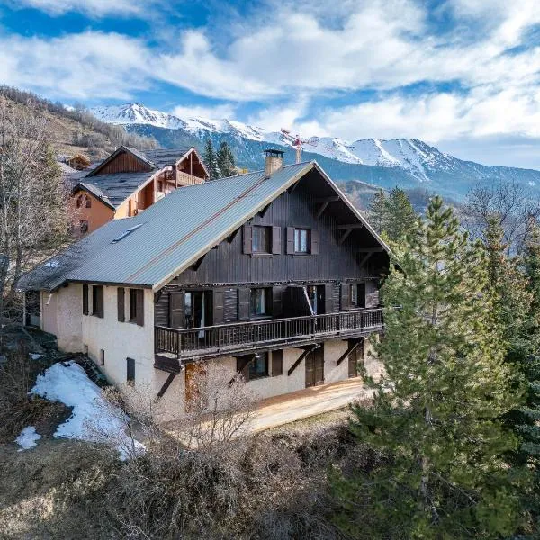 Grand Appartement dans Chalet Serre Chevalier à 8 minutes des pistes，位于圣沙夫雷的酒店