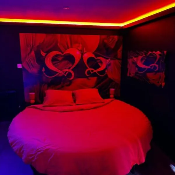 Love Room Passion，位于Le Girouard的酒店