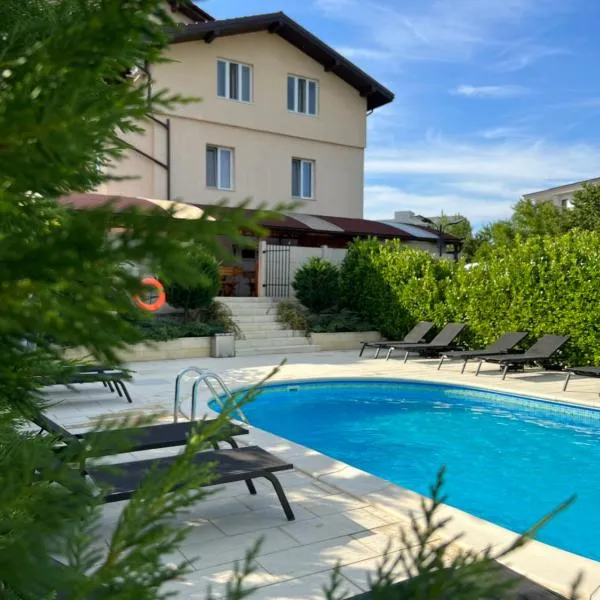 维拉卡洛斯旅馆，位于百乐费利克斯的酒店