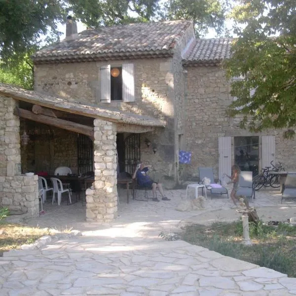 La Crozette - Mas Provençal，位于Saint-Restitut的酒店