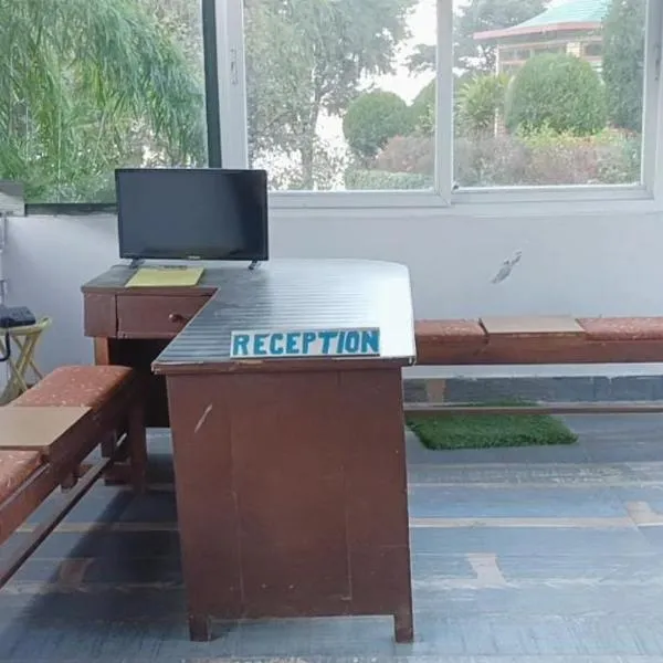 Himalayas Youth Hostel Kempty Mussoorie，位于穆索里的酒店