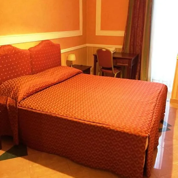 Hotel Excelsior，位于Spezzano Piccolo的酒店