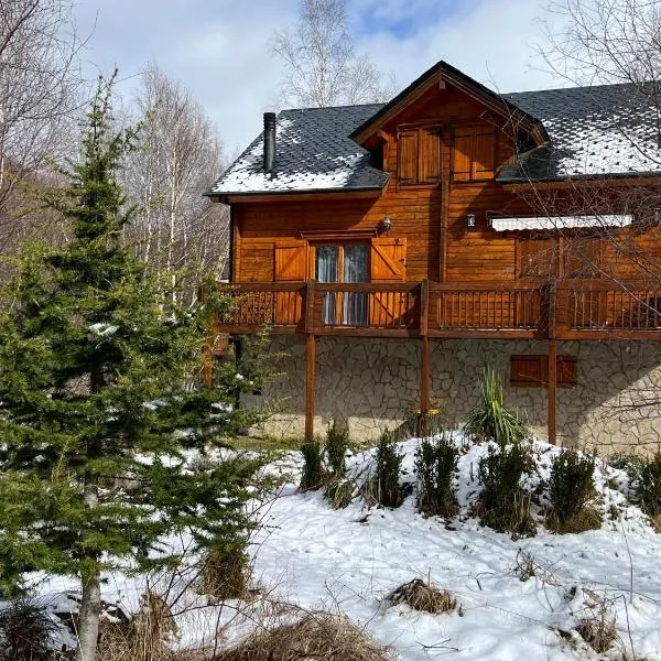 Chalet bois au coeur des Pyrénées ariégeoises，位于Porta的酒店