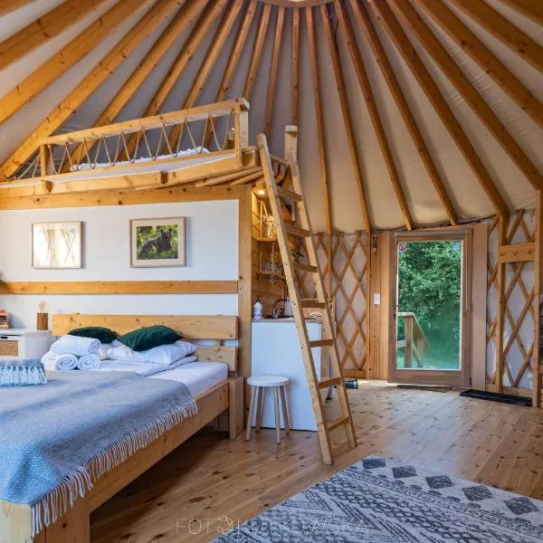 Jurty nad Sanem，位于卢托维斯卡的酒店