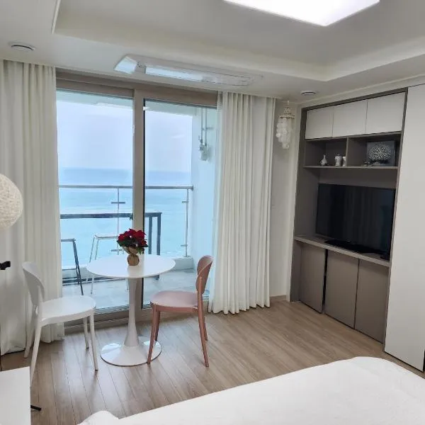 Sokcho Summitbay 1701 "Ocean View"，位于襄阳郡的酒店