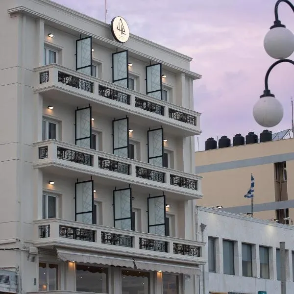 莱斯维恩酒店，位于Apidias Lakos的酒店