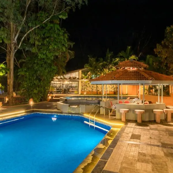 Residency Lake Resort & Spa，位于Dasave的酒店