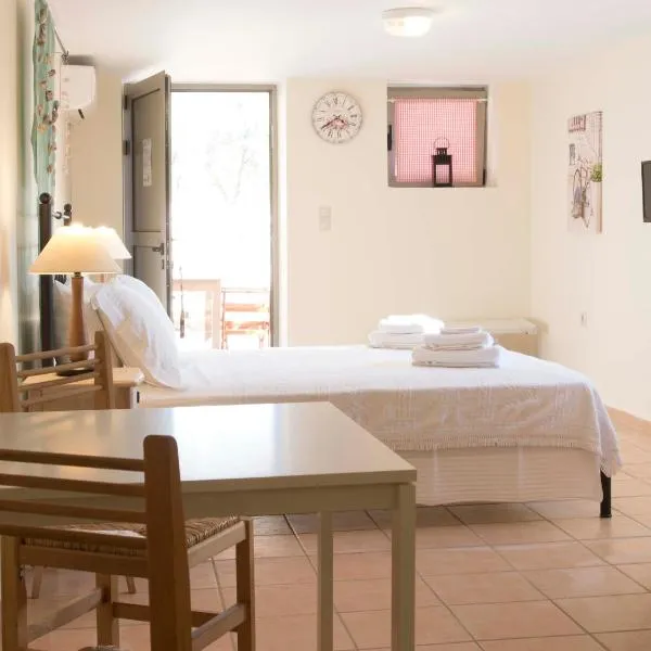 Poliana Estate Studios，位于Kotrónion的酒店