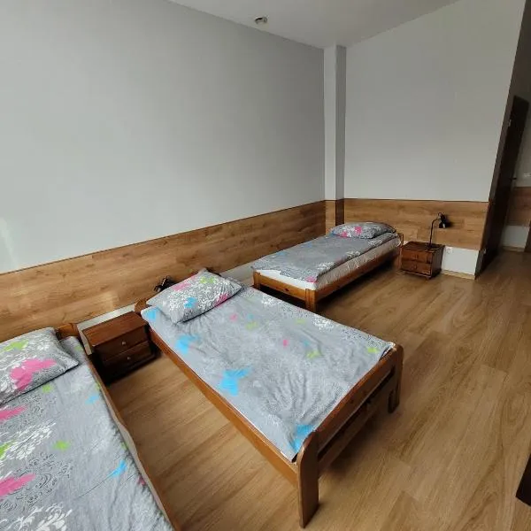 兹罗塔玫瑰旅馆，位于Sędziszów的酒店