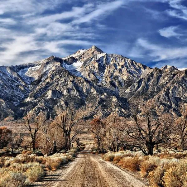 Eastern Sierra Motor Lodge，位于独立城的酒店