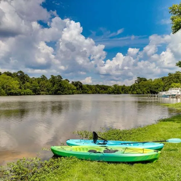 Bells Marina & Fishing Resort - Santee Lake Marion by I95 - Family Adventure, Pets on Request!，位于Eutawville的酒店