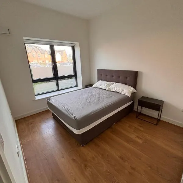 Maynooth Private Room in a 2 bedroom shared house，位于斯特拉凡的酒店