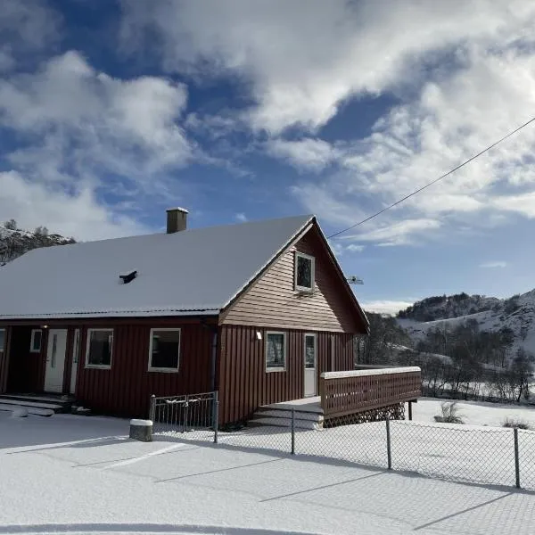 Kyrkjeneset，位于Bjerkreim的酒店